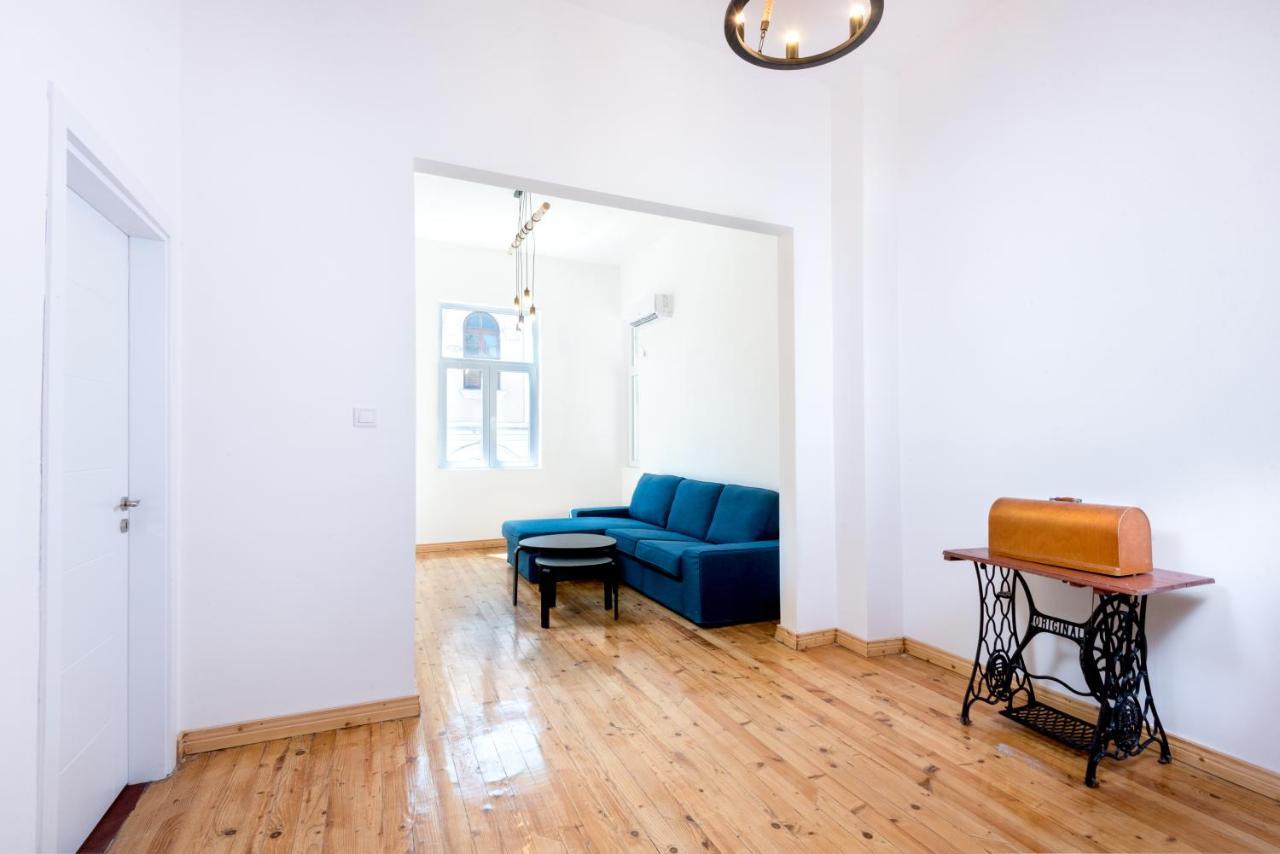 The White Apartment - Bogoridi Main Street Burgas Ngoại thất bức ảnh