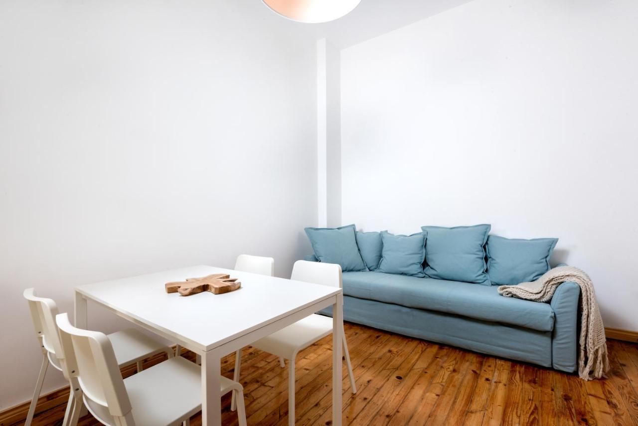 The White Apartment - Bogoridi Main Street Burgas Ngoại thất bức ảnh